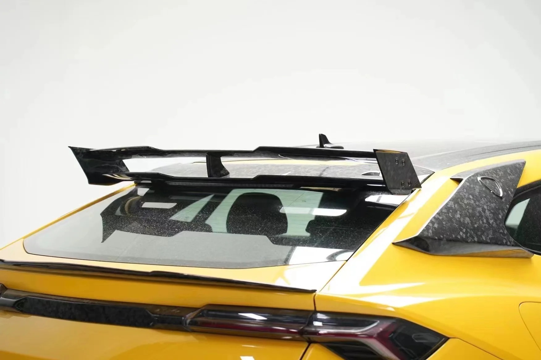 Wholesale Price for  Urus s Single Deck Rear Wing Spoiler Carbon Fiber Auto Exterior Part
